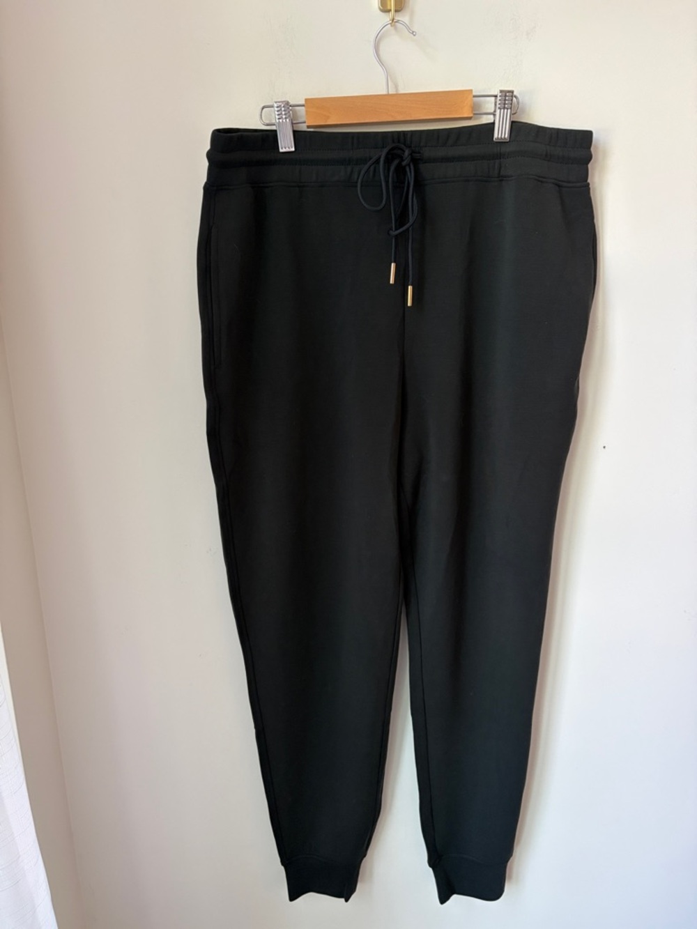NWT Mary Square Cora Pants Joggers Black Modal Blend Athleisure Travel Size L